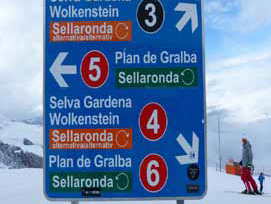 Reck Skireisen Dolomiten Skigebiet Hinweisschild